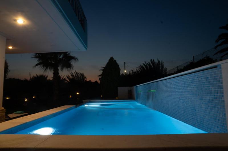Luxury Heated Pool Βίλα Λαγονήσι
